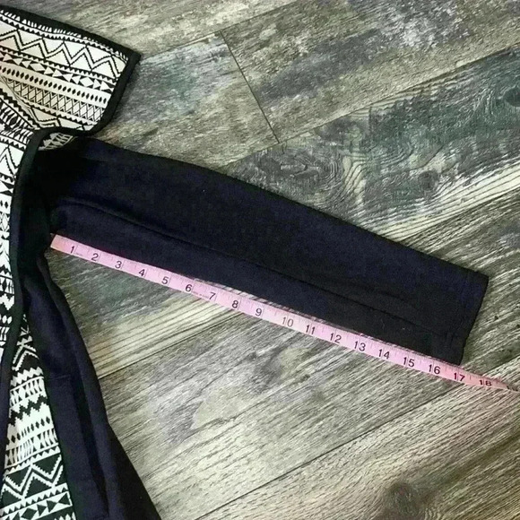 NWT Black and Cream Southwestern Print - Picture 7 of 8